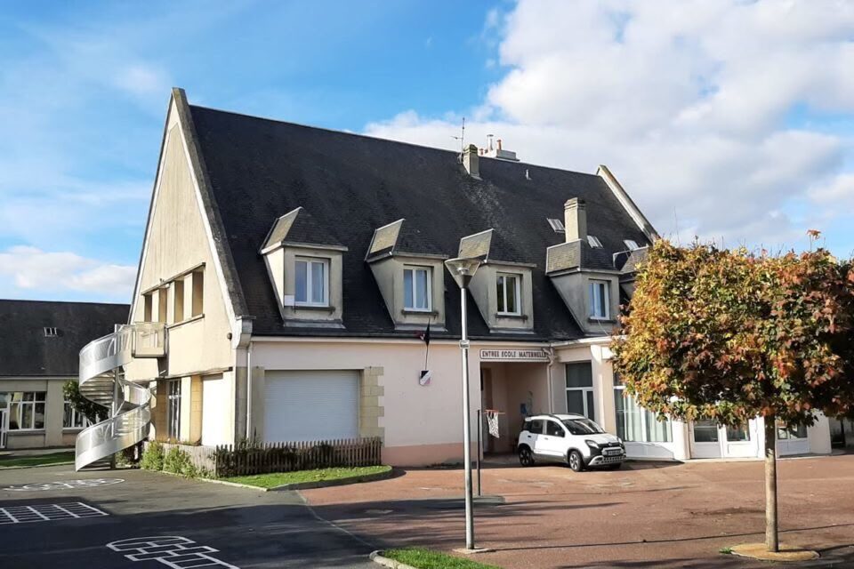 Entrée de l'école maternelle de Fleury-sur-Orne
