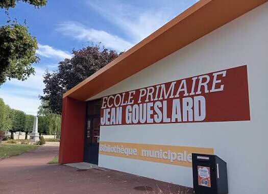 Façade de l'école primaire Jean Goueslard à Fleury-sur-Orne